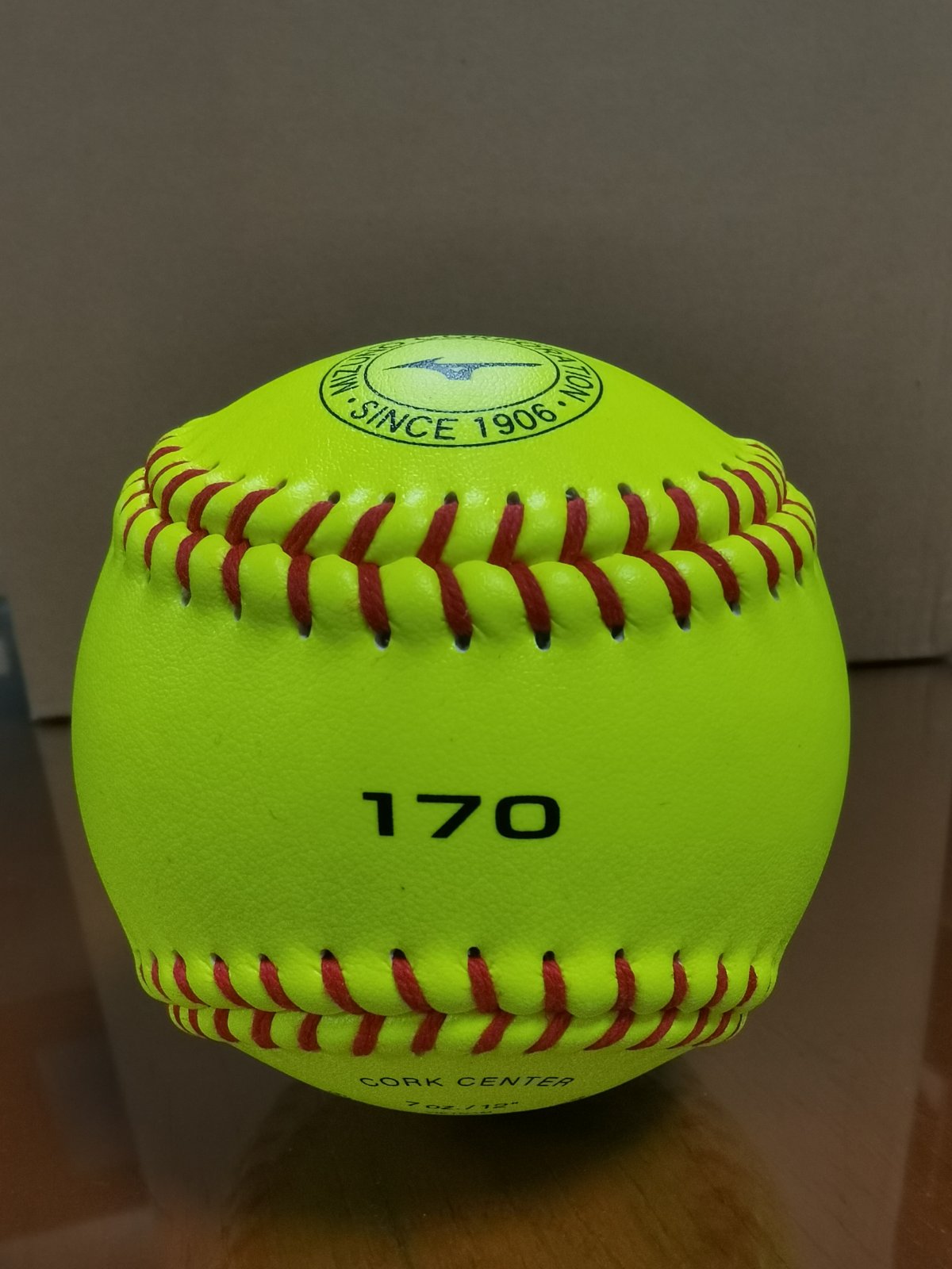 MIZUNO 170 SOFTBALL WSBC Official Ball Cork Center 12in